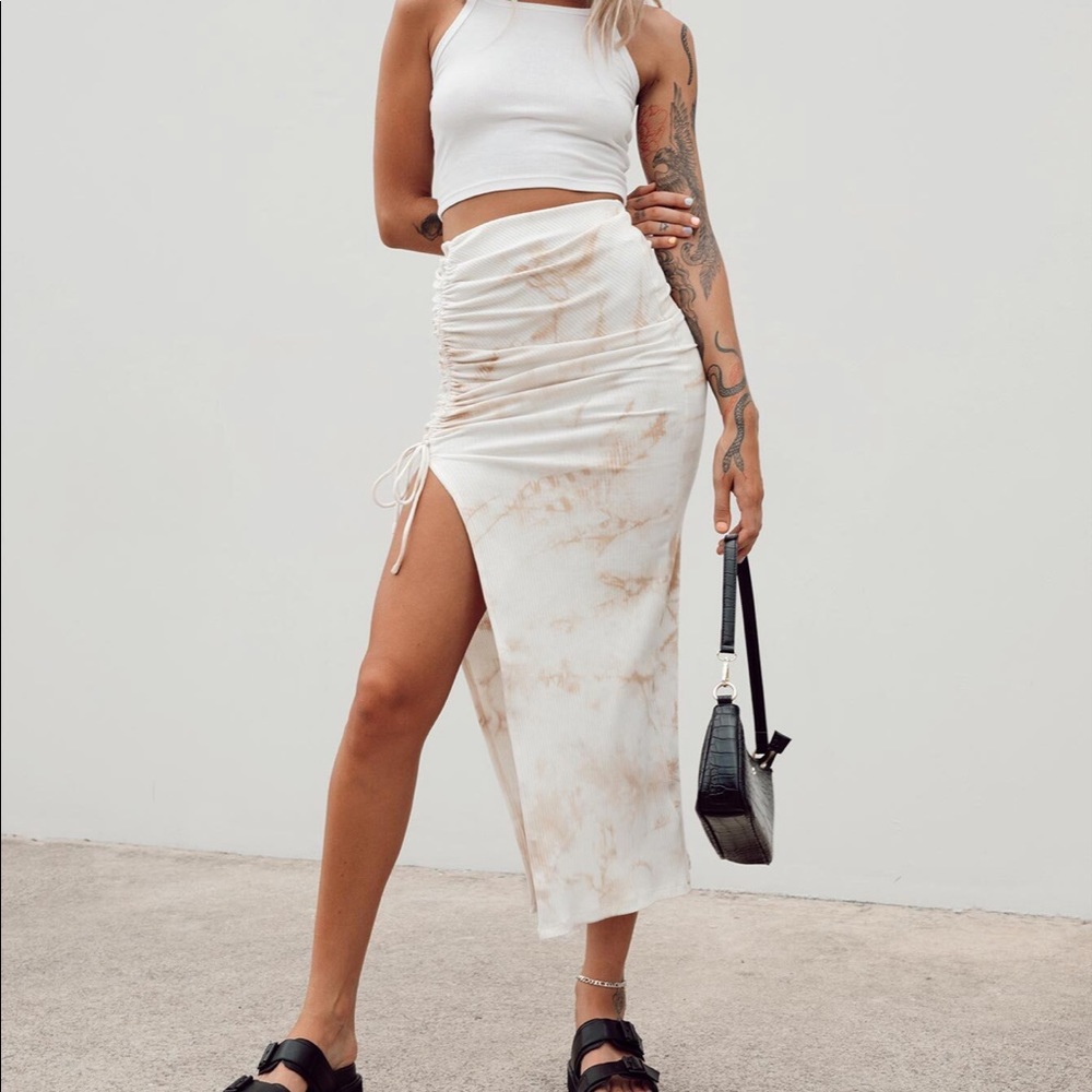 White/Beige tie dye midi skirt
